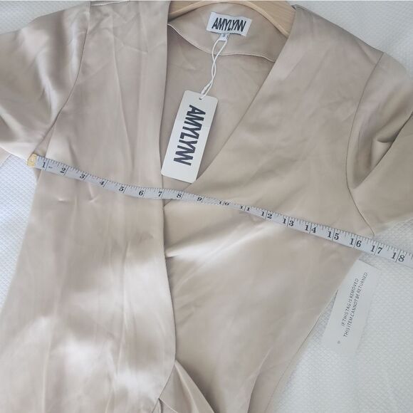 AMYLYNN wrap ruffled midi dress minimalist quiteluxe color cream small size - Picture 3 of 13